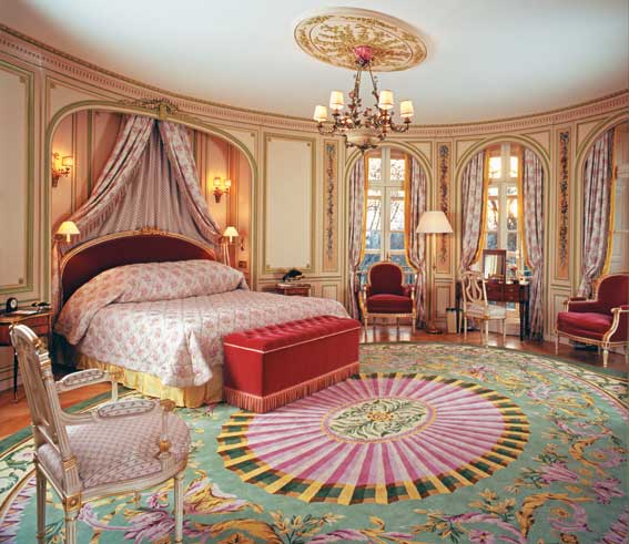 A colourful photo of a traditional room at the Ritz Carlton in London